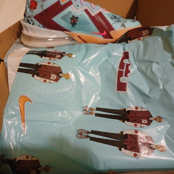 Labron 18s floral - Picture 1 of 9